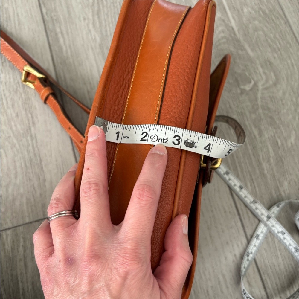 Dooney & Bourke bag - vintage in beautiful cognac leather. EUC. - Picture 14 of 14